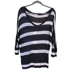 Zenana Outfitters Striped Top Size Large